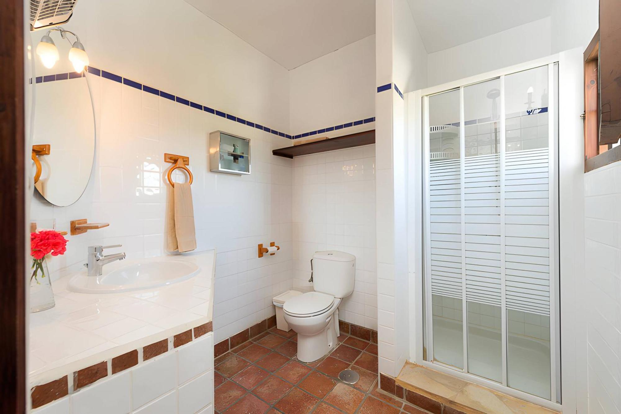 Castle Tower Apartment In Rural Holiday Park 'Bernard' Tolox Buitenkant foto